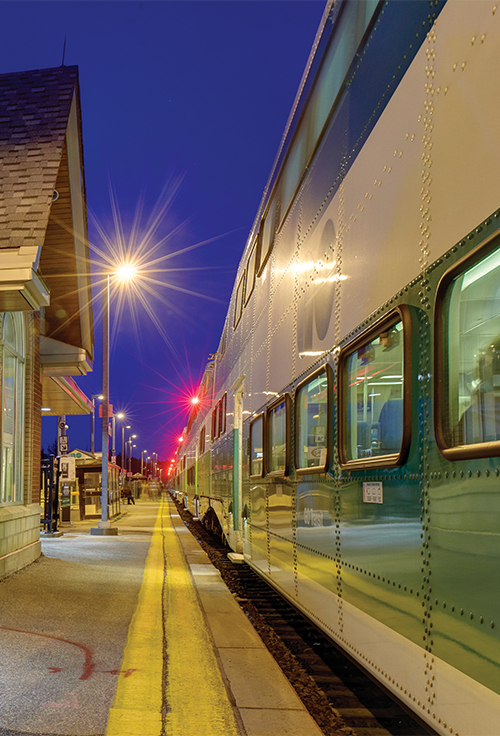 GO train at King City station